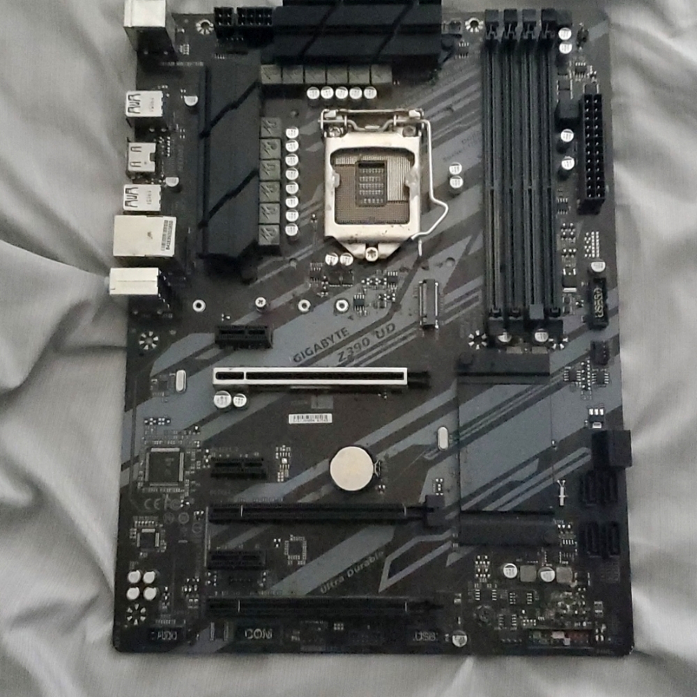 Gigabyte Z390ud